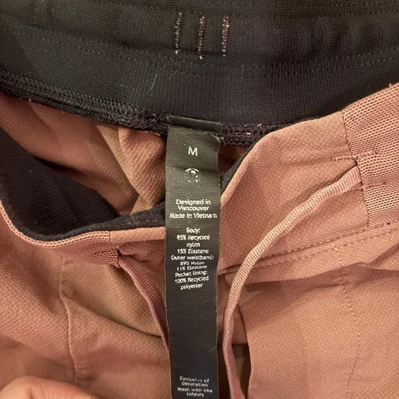 Lululemon Men's Rose Tech Running Shorts - Picture 3 of 3